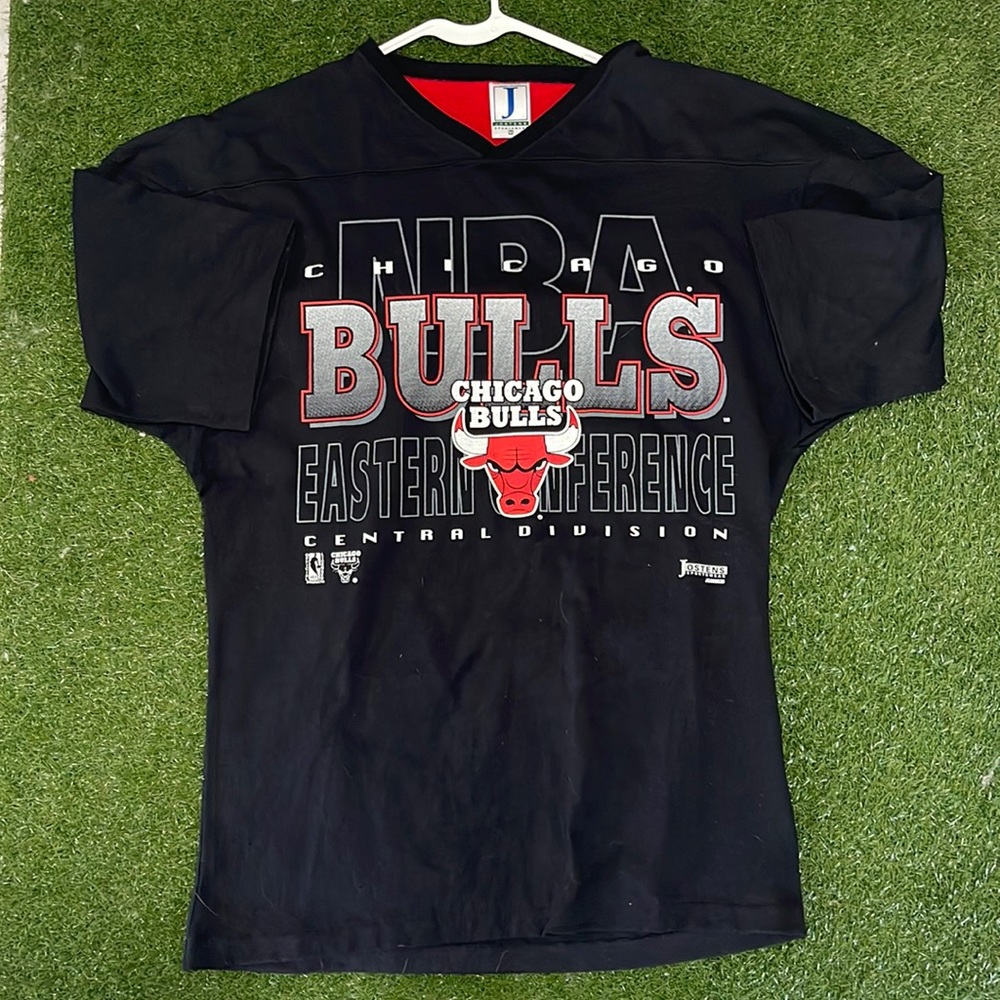 Chicago bulls v neck